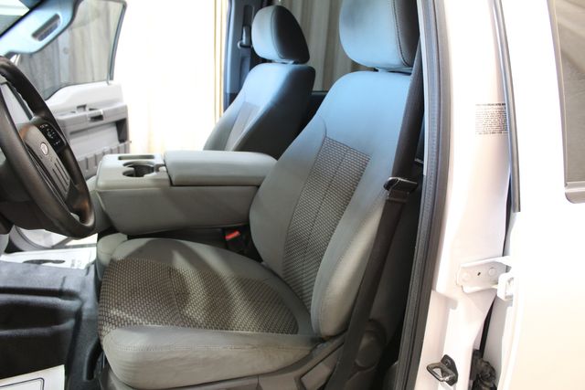 2016 Ford Super Duty F-350 Crew Cab Diesel 4x4 Tommy Gate XL | Roscoe, IL | Autoland Outlets 2016 Ford Super Duty F-350 Crew Cab Diesel 4x4 Tommy Gate XL | Roscoe, IL | Autoland Outlets