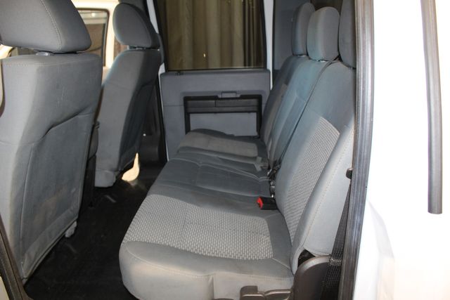2016 Ford Super Duty F-350 Crew Cab Diesel 4x4 Tommy Gate XL | Roscoe, IL | Autoland Outlets 2016 Ford Super Duty F-350 Crew Cab Diesel 4x4 Tommy Gate XL | Roscoe, IL | Autoland Outlets