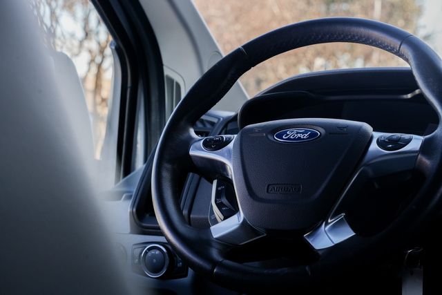 2016 Ford Transit 350 XL 15-PASSENGER / CLEAN CARFAX / LOW MILES | Austin, TX | Rocky Mountain Truck Stop Austin