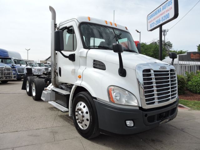 2016 Freightliner CA113 Daycab