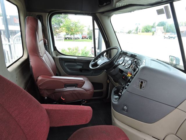 2016 Freightliner CA113 Daycab