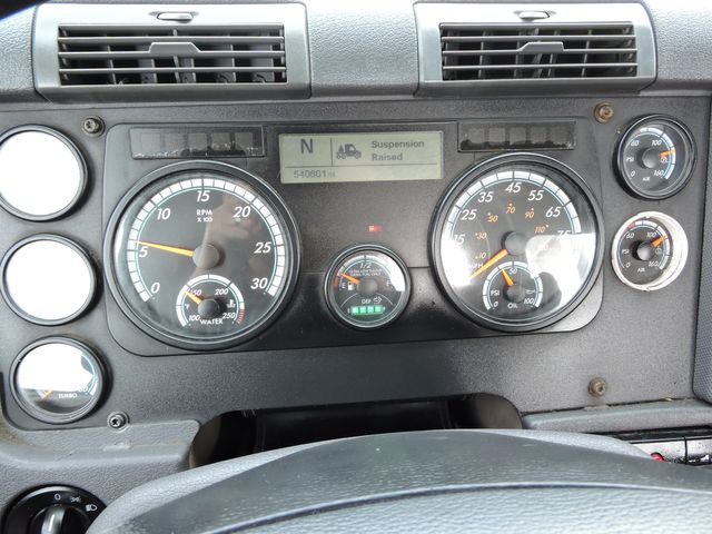 2016 Freightliner CA113 Daycab