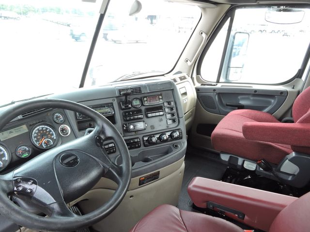 2016 Freightliner CA113 Daycab