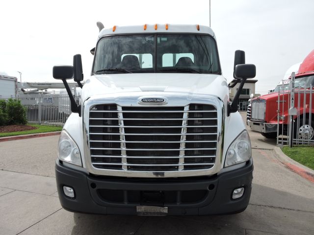 2016 Freightliner CA113 Daycab