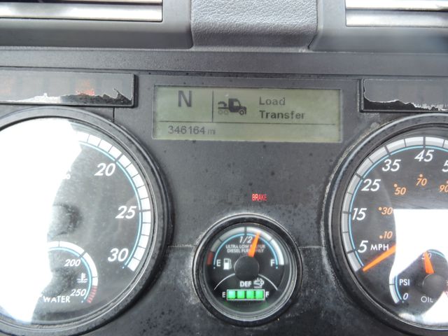 2016 Freightliner Cascadia Mid-Roof Daycab