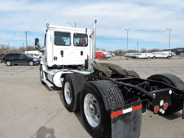2016 Freightliner Cascadia Mid-Roof Daycab