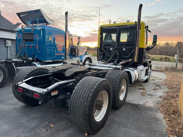2016 Freightliner Cascadia Semi