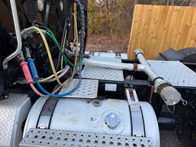 2016 Freightliner Cascadia Semi