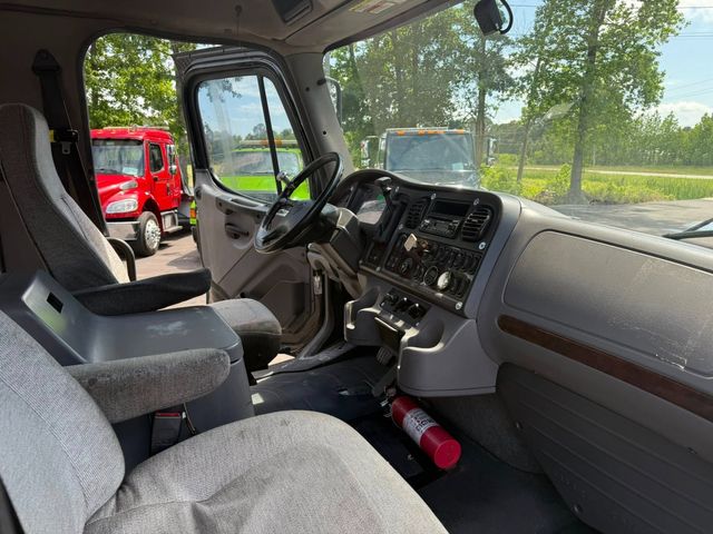 2016 Freightliner M106