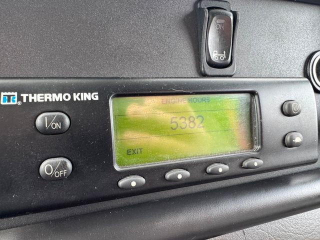 2016 Freightliner M2  20' Reefer 