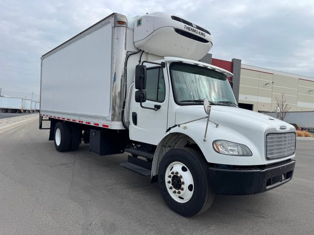 2016 Freightliner M2  20' Reefer 