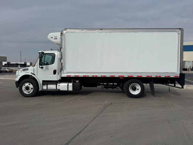 2016 Freightliner M2  20' Reefer 