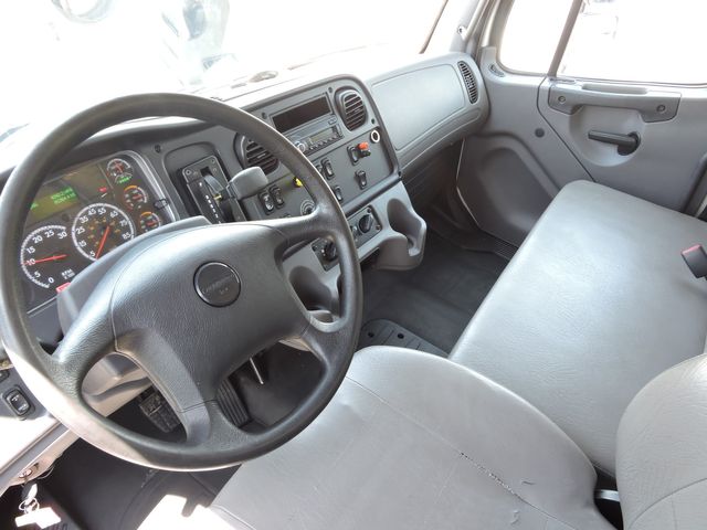 2016 Freightliner M2106 Non-CDL Box Truck 