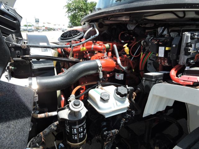 2016 Freightliner M2106 Non-CDL Box Truck 