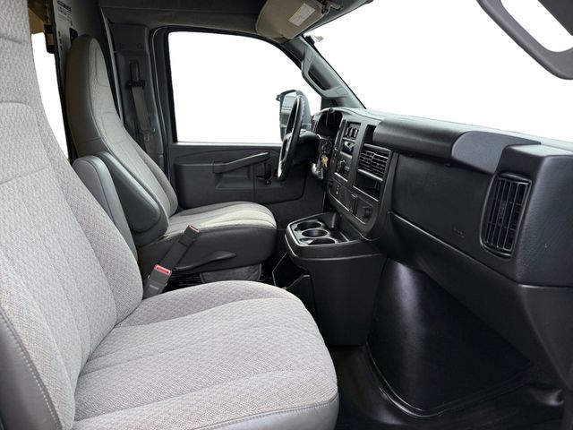 2016 GMC SAVANA G350012FT Utility Box V8 | Canton, Ohio | Ohio Auto Warehouse LLC