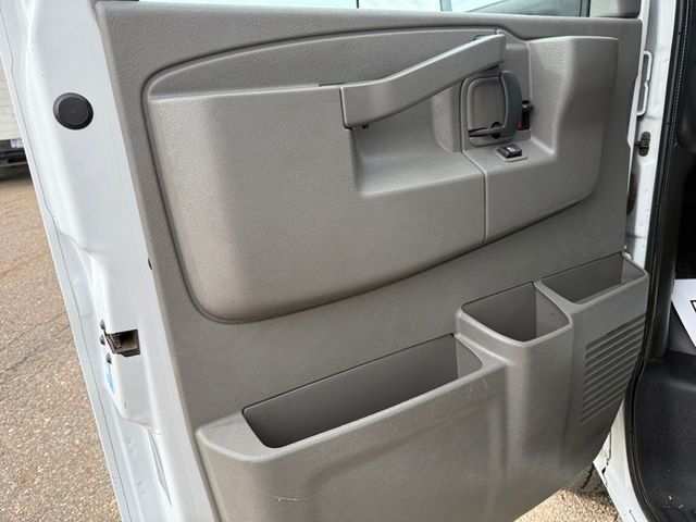 2016 GMC SAVANA G350012FT Utility Box V8 | Canton, Ohio | Ohio Auto Warehouse LLC 2016 GMC SAVANA G350012FT Utility Box V8 | Canton, Ohio | Ohio Auto Warehouse LLC