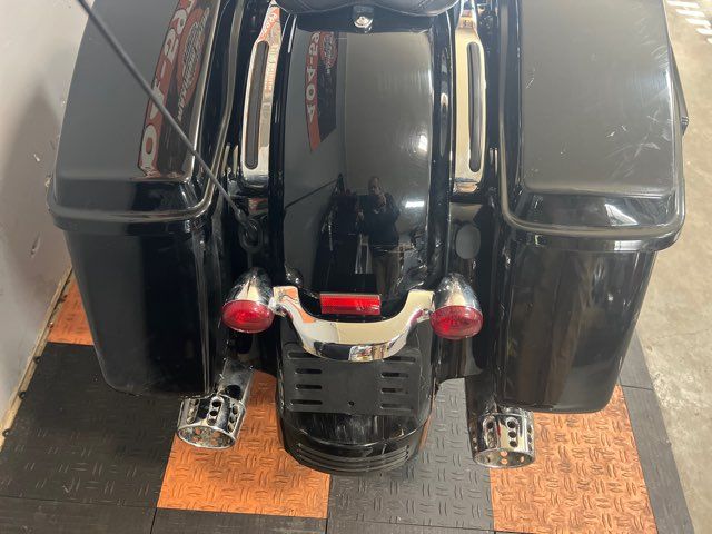 2016 Harley-Davidson Road Glide Base