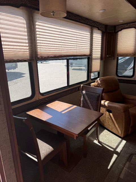 2016 Heartland OAKMONT 325RE