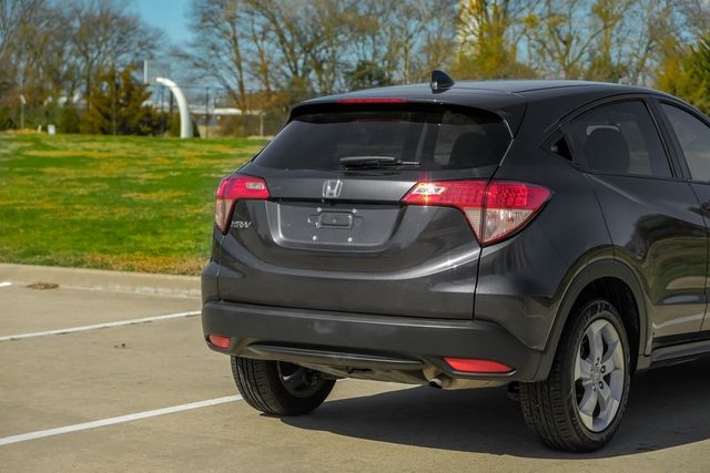 2016 Honda HR-V EX Heated Seats Moonroof Push Start Dual Climate 2016 Honda HR-V EX Heated Seats Moonroof Push Start Dual Climate