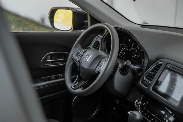 2016 Honda HR-V EX Heated Seats Moonroof Push Start Dual Climate 2016 Honda HR-V EX Heated Seats Moonroof Push Start Dual Climate