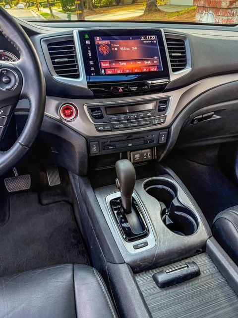 2016 Honda Pilot EX-L w/RES | Agoura Hills, CA | SoCal Auto Group 2016 Honda Pilot EX-L w/RES | Agoura Hills, CA | SoCal Auto Group