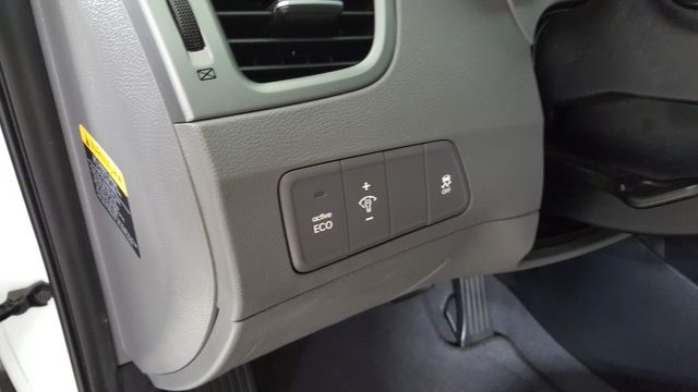 2016 Hyundai ELANTRA SE | Carrollton, TX | Legend Motorcars of Carrollton 2016 Hyundai ELANTRA SE | Carrollton, TX | Legend Motorcars of Carrollton