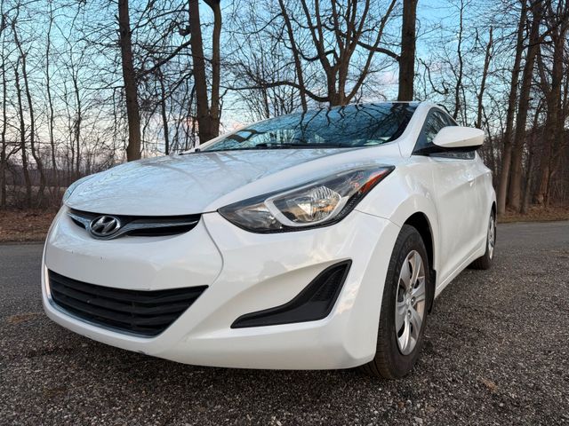 2016 Hyundai ELANTRA SE | Ravenna, Ohio | Good Used Cars, Inc. 