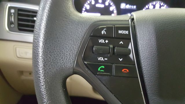 2016 Hyundai SONATA SE | Carrollton, TX | Legend Motorcars of Carrollton