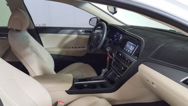 2016 Hyundai SONATA SE | Carrollton, TX | Legend Motorcars of Carrollton