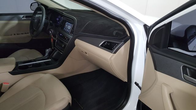 2016 Hyundai SONATA SE | Carrollton, TX | Legend Motorcars of Carrollton 2016 Hyundai SONATA SE | Carrollton, TX | Legend Motorcars of Carrollton