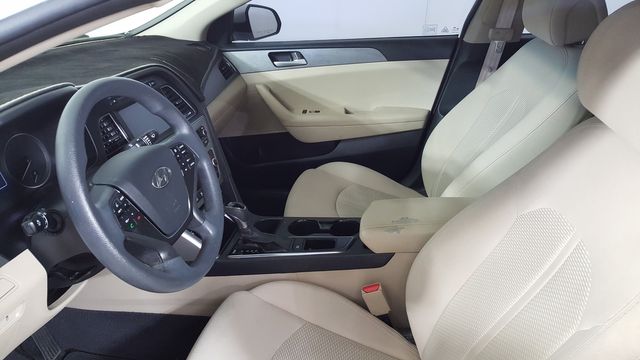 2016 Hyundai SONATA SE | Carrollton, TX | Legend Motorcars of Carrollton 2016 Hyundai SONATA SE | Carrollton, TX | Legend Motorcars of Carrollton