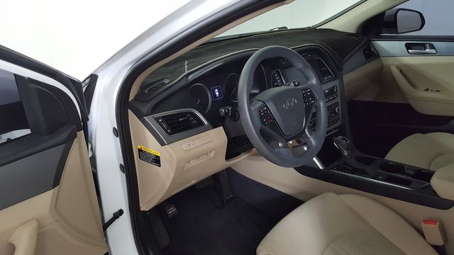 2016 Hyundai SONATA SE | Carrollton, TX | Legend Motorcars of Carrollton 2016 Hyundai SONATA SE | Carrollton, TX | Legend Motorcars of Carrollton