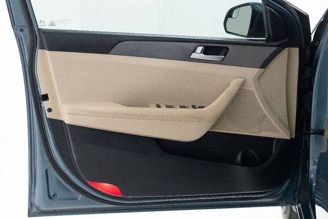 2016 Hyundai SONATA Base 4dr Sedan PZEV | Houston, TX | Houston Auto Credit