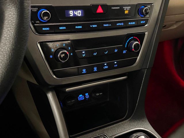 2016 Hyundai SONATA Base 4dr Sedan PZEV | Houston, TX | Houston Auto Credit