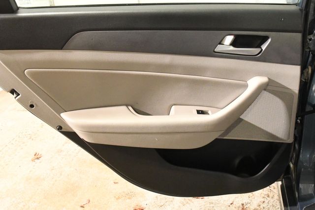 2016 Hyundai SONATA Hybrid SE | Branford, CT | Sound Auto Wholesalers 2016 Hyundai SONATA Hybrid SE | Branford, CT | Sound Auto Wholesalers