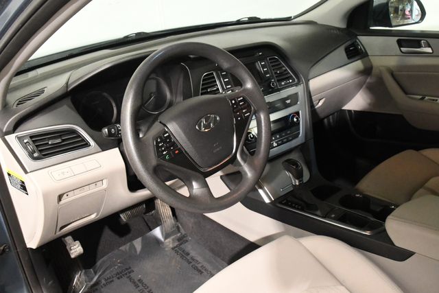 2016 Hyundai SONATA Hybrid SE | Branford, CT | Sound Auto Wholesalers 2016 Hyundai SONATA Hybrid SE | Branford, CT | Sound Auto Wholesalers