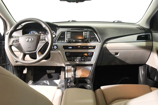 2016 Hyundai SONATA Hybrid SE | Branford, CT | Sound Auto Wholesalers 2016 Hyundai SONATA Hybrid SE | Branford, CT | Sound Auto Wholesalers