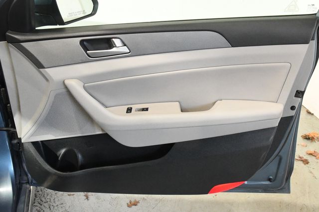 2016 Hyundai SONATA Hybrid SE | Branford, CT | Sound Auto Wholesalers 2016 Hyundai SONATA Hybrid SE | Branford, CT | Sound Auto Wholesalers