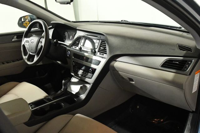 2016 Hyundai SONATA Hybrid SE | Branford, CT | Sound Auto Wholesalers 2016 Hyundai SONATA Hybrid SE | Branford, CT | Sound Auto Wholesalers