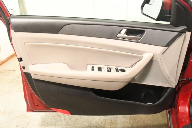 2016 Hyundai SONATA Hybrid SE | Branford, CT | Sound Auto Wholesalers 2016 Hyundai SONATA Hybrid SE | Branford, CT | Sound Auto Wholesalers