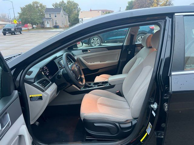 2016 Hyundai SONATA Hybrid SE ONLY 37,000 Miles | Dickinson, ND | Heiser Motors 2016 Hyundai SONATA Hybrid SE ONLY 37,000 Miles | Dickinson, ND | Heiser Motors