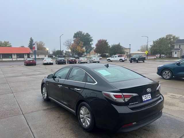 2016 Hyundai SONATA Hybrid SE ONLY 37,000 Miles | Dickinson, ND | Heiser Motors 2016 Hyundai SONATA Hybrid SE ONLY 37,000 Miles | Dickinson, ND | Heiser Motors