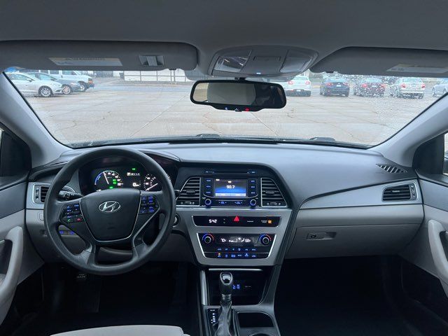 2016 Hyundai SONATA Hybrid SE ONLY 37,000 Miles | Dickinson, ND | Heiser Motors 2016 Hyundai SONATA Hybrid SE ONLY 37,000 Miles | Dickinson, ND | Heiser Motors