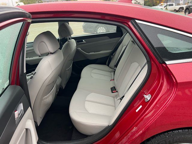 2016 Hyundai SONATA Hybrid SE ONLY 58,000 Miles | Dickinson, ND | Heiser Motors 2016 Hyundai SONATA Hybrid SE ONLY 58,000 Miles | Dickinson, ND | Heiser Motors