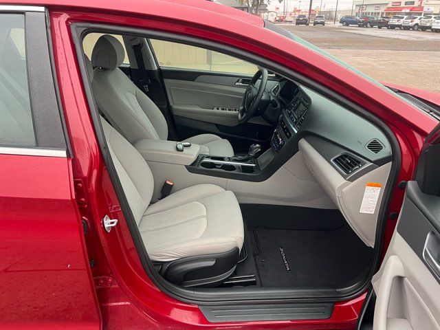 2016 Hyundai SONATA Hybrid SE ONLY 58,000 Miles | Dickinson, ND | Heiser Motors 2016 Hyundai SONATA Hybrid SE ONLY 58,000 Miles | Dickinson, ND | Heiser Motors