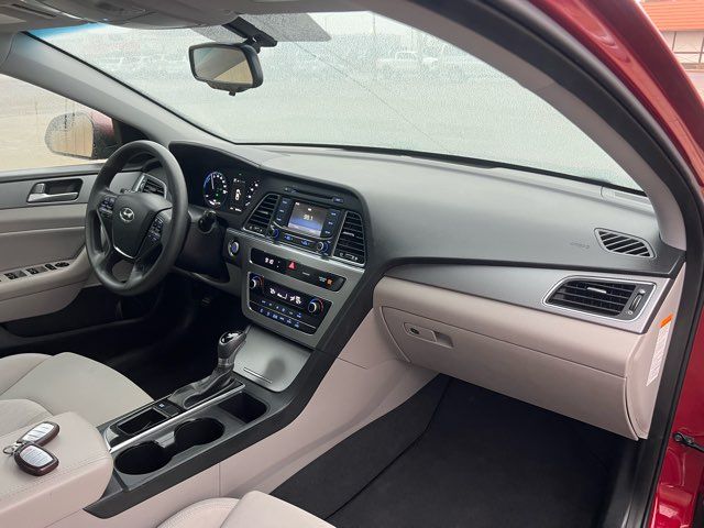 2016 Hyundai SONATA Hybrid SE ONLY 58,000 Miles | Dickinson, ND | Heiser Motors 2016 Hyundai SONATA Hybrid SE ONLY 58,000 Miles | Dickinson, ND | Heiser Motors