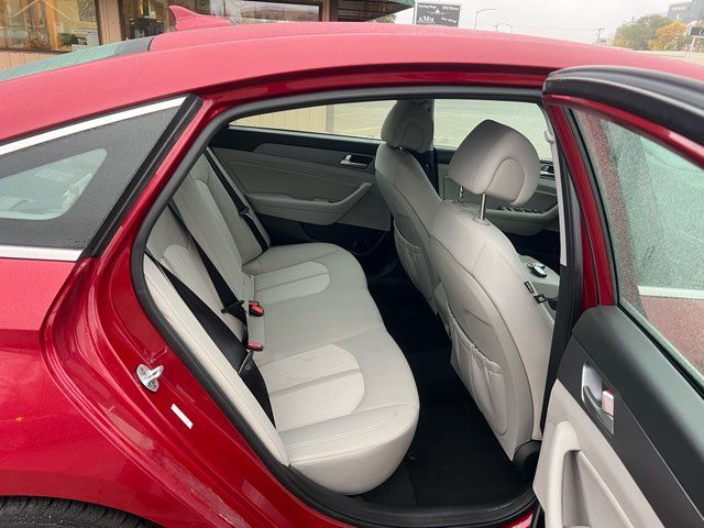 2016 Hyundai SONATA Hybrid SE ONLY 58,000 Miles | Dickinson, ND | Heiser Motors 2016 Hyundai SONATA Hybrid SE ONLY 58,000 Miles | Dickinson, ND | Heiser Motors