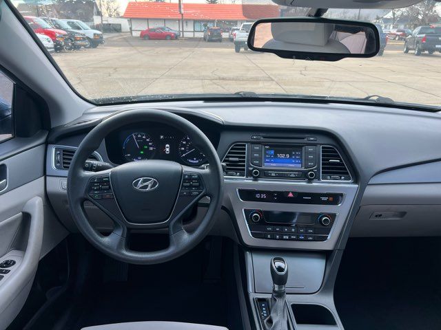 2016 Hyundai SONATA Hybrid SE ONLY 35,000 MIles | Dickinson, ND | Heiser Motors 2016 Hyundai SONATA Hybrid SE ONLY 35,000 MIles | Dickinson, ND | Heiser Motors