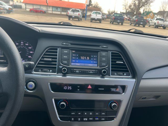2016 Hyundai SONATA Hybrid SE ONLY 35,000 MIles | Dickinson, ND | Heiser Motors 2016 Hyundai SONATA Hybrid SE ONLY 35,000 MIles | Dickinson, ND | Heiser Motors