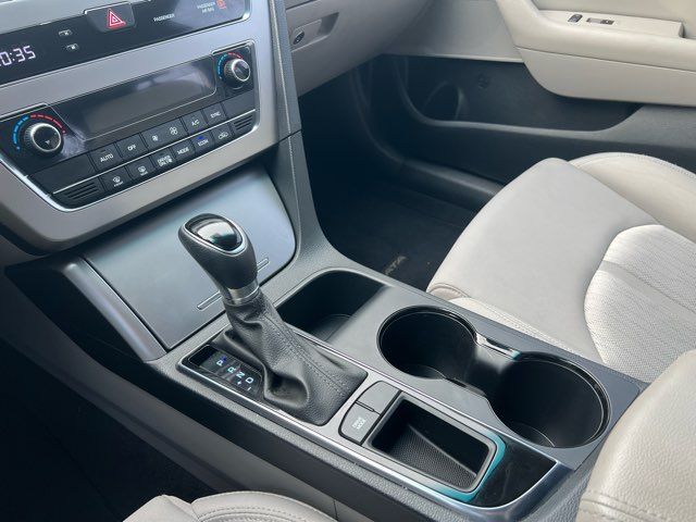 2016 Hyundai SONATA Hybrid SE ONLY 35,000 MIles | Dickinson, ND | Heiser Motors 2016 Hyundai SONATA Hybrid SE ONLY 35,000 MIles | Dickinson, ND | Heiser Motors